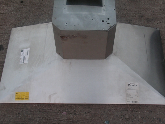 โคมพัดลมดูดอากาศ(พี่ที่อยุ่สุทธิสารรับไปดูเเลต่อเเล้ว ขอบคุนคับ)