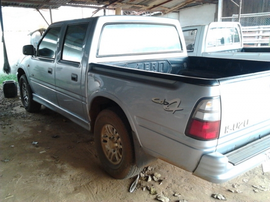 ISUZU DRAGON POWER CAB-4 SLX 3.0 MT ปี 2001 รถบ้านเดิมๆสวยจัดทั้งภายในและภายนอก ภายในเก๋งสวยครบ แอร์ CD กระจกมองข้างปรับไฟฟ้า ไฟตัดหมอก ไมล์ดิจิตอล พื้นปูกระบะลายเนอร์ Full Option ช่วงล่างแน่น ยางสภาพดีทั้ง 4 เส้น เอกสารทะเบียนภาษีเต็มครบไม่มีขาดพร้อมโอน