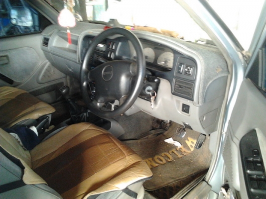 ISUZU DRAGON POWER CAB-4 SLX 3.0 MT ปี 2001 รถบ้านเดิมๆสวยจัดทั้งภายในและภายนอก ภายในเก๋งสวยครบ แอร์ CD กระจกมองข้างปรับไฟฟ้า ไฟตัดหมอก ไมล์ดิจิตอล พื้นปูกระบะลายเนอร์ Full Option ช่วงล่างแน่น ยางสภาพดีทั้ง 4 เส้น เอกสารทะเบียนภาษีเต็มครบไม่มีขาดพร้อมโอน