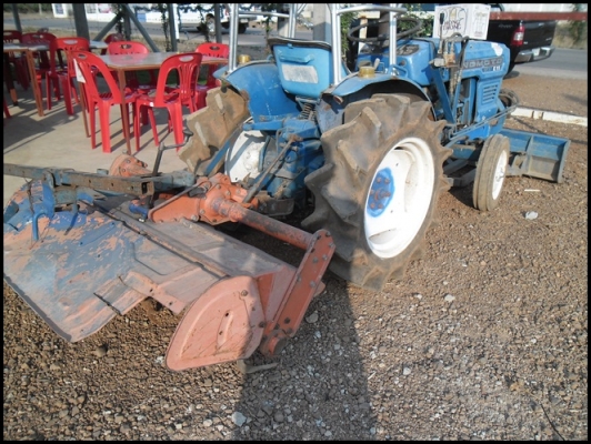 รถไถ E15 สภาพดี สวยๆ