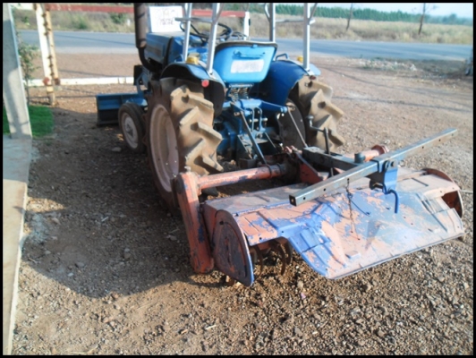 รถไถ E15 สภาพดี สวยๆ