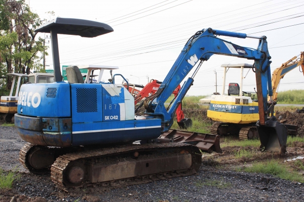 ขายรถแม็กโค KOBELCO SK042 (เทียบเท่าPC40) สภาพเดิมๆ เก่านอก ถูกสุดๆ 086-775-7900