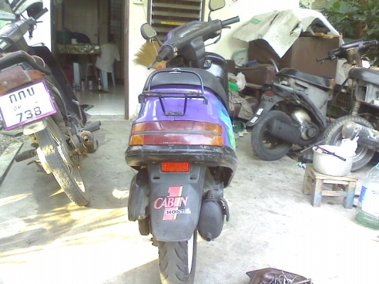 HONDA AF24 มีขาตั้งไฟฟ้าครับ HONDA AF24 มีขาตั้งไฟฟ้าครับ