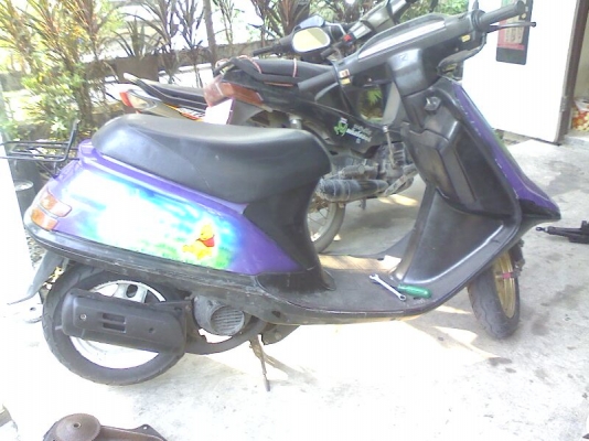 HONDA AF24 มีขาตั้งไฟฟ้าครับ HONDA AF24 มีขาตั้งไฟฟ้าครับ