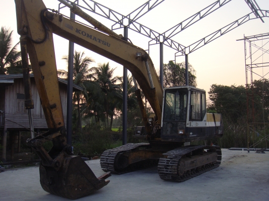 ขายด่วน KOMATSU  200-5  คอลโทรลยาว เก่านอก   เจ้าของเป็นผู้ขายเอง