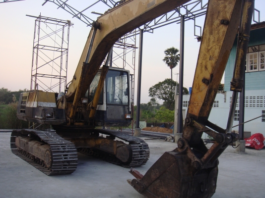 ขายด่วน KOMATSU  200-5  คอลโทรลยาว เก่านอก   เจ้าของเป็นผู้ขายเอง