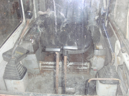 ขายด่วน KOMATSU  200-5  คอลโทรลยาว เก่านอก   เจ้าของเป็นผู้ขายเอง