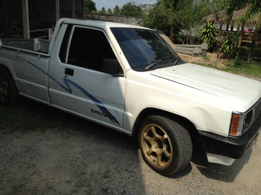 ไซโคลนปี94 เครื่องดี แอร์เย็น สีเดิมบาง คัสซีสวย ภาษีปี57เอกสารพร้อมโอน  แม็ก 17  97000