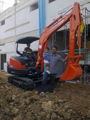 แมคโครเล็กให้เช่า