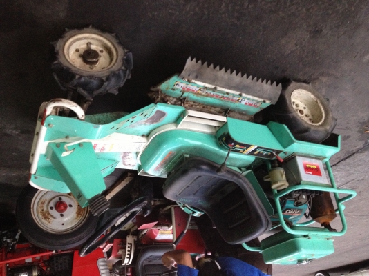 ขายรถตัดหญ้า ขายรถตัดหญ้า