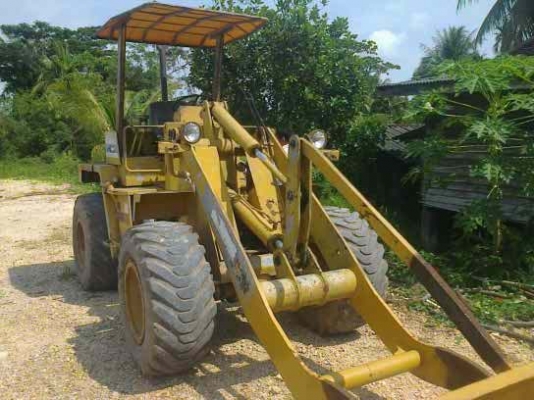 รถตัก KOMATSU  507 - 2   สนใจติดต่อ 081 - 6079515