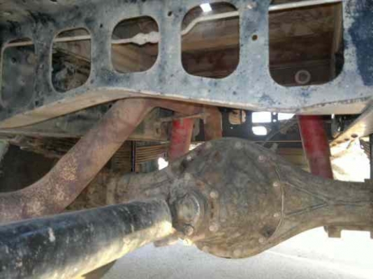 รถฮีโน่ 6 ล้อ รั่ว  150 แรงม้า ปี 50  สนใจติดต่อ 081 - 6079515