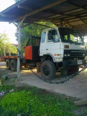 ขายรถเทนเลอร์ 10ล้อ2เพลาNISSAN  UD  41  เครื่อง285แรงยางสวยทั้ง10เส้นหางเทนเลอร์เหล็กไอบีมร้อย