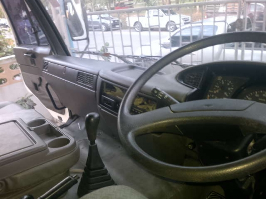 รถนิสสัน UD 10 ล้อดั๊ม 320 แรงม้า ปี 50 สนใจติดต่อ 0816079515 รถนิสสัน UD 10 ล้อดั๊ม 320 แรงม้า ปี 50 สนใจติดต่อ 0816079515