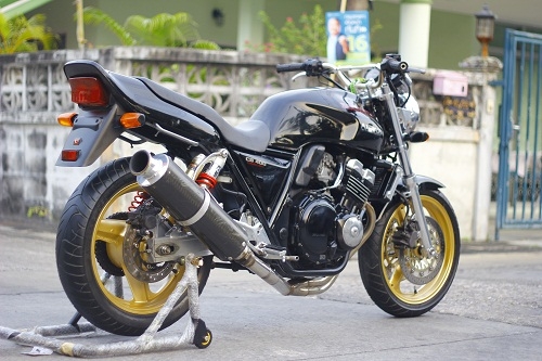 ขาย super 4 สีดำ+ล้อทอง ท่อสแตนเลสเสียงเพราะๆ  อินวอย+สพม