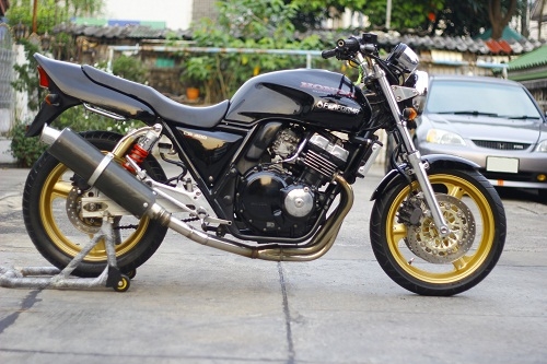 ขาย super 4 สีดำ+ล้อทอง ท่อสแตนเลสเสียงเพราะๆ  อินวอย+สพม