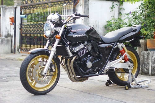 ขาย super 4 สีดำ+ล้อทอง ท่อสแตนเลสเสียงเพราะๆ  อินวอย+สพม