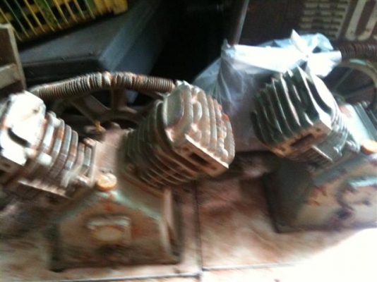 หัวปั๊มลม 1 HP ของใหม่ จมน้ำ