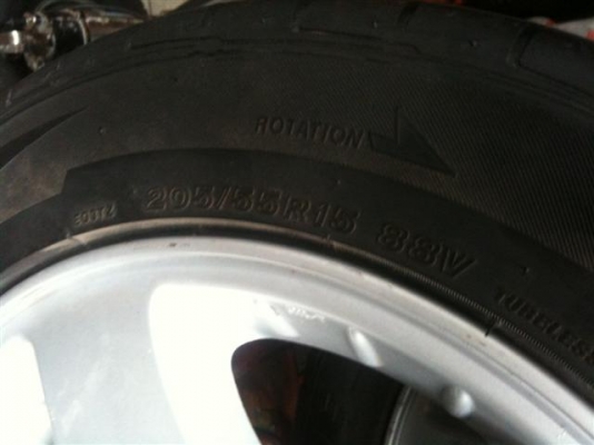 แม๊กเดิมอีซูซุ 4 วง ขอบ 15 " พร้อม ยาง 4 เส้น ขายถูกครับ แม๊กเดิมอีซูซุ 4 วง ขอบ 15 " พร้อม ยาง 4 เส้น ขายถูกครับ