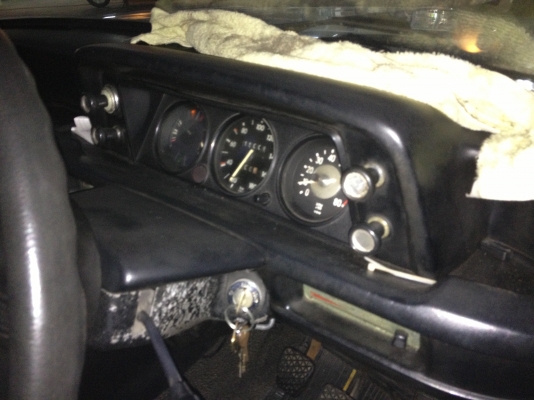 ขาย bmw 1602 ไฟท้ายกลมครับ