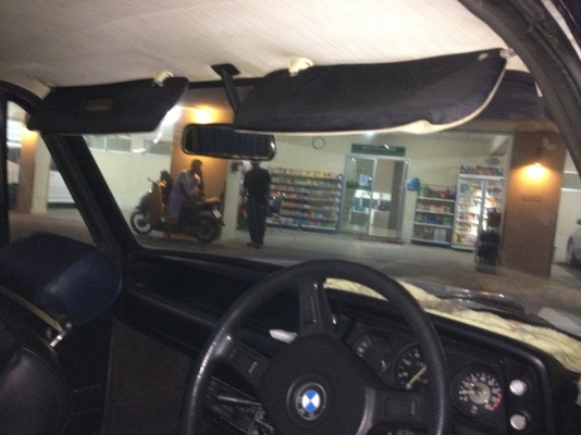 ขาย bmw 1602 ไฟท้ายกลมครับ