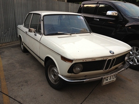 ขาย bmw 1602 ไฟท้ายกลมครับ