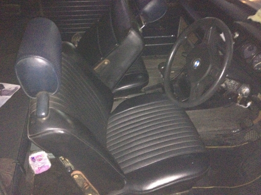 ขาย bmw 1602 ไฟท้ายกลมครับ