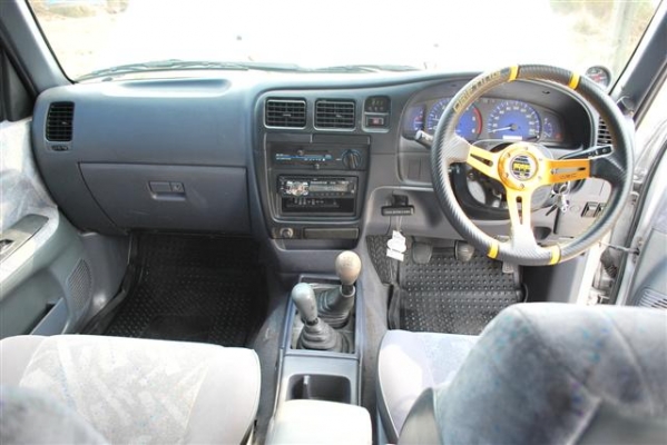 ขาย toyota ไทเกอร์ d4d 2.5 4wd แท้ ปี03 วางคานVX