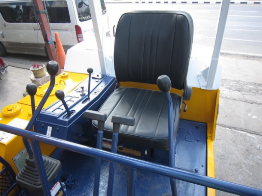 ขาย รถขุดเล็ก KOMATSU รุ่น PC30-6- แทร็กเหล็ก มือสองญี่ปุ่น ขาย รถขุดเล็ก KOMATSU รุ่น PC30-6- แทร็กเหล็ก มือสองญี่ปุ่น