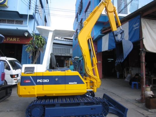 ขาย รถขุดเล็ก KOMATSU รุ่น PC30-6- แทร็กเหล็ก มือสองญี่ปุ่น