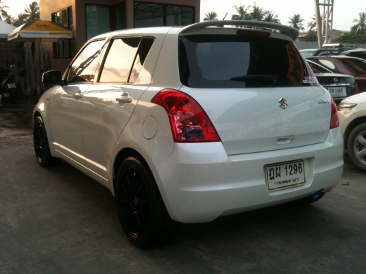ขายด่วน SUZUKI SWIFT 2010 1.5 รถวิ่งหลักหมื่น