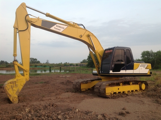 ขาย KOBELCO SK 200-3  สภาพสวย พร้อมใช้งานสนใจติดต่อเจ้าของโดยตรง 081-4283210