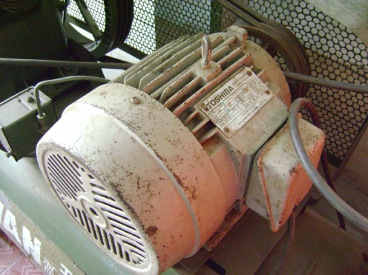 ปั๊มลม SWAN ขนาด 5 แรง ถัง 260 ลิตร