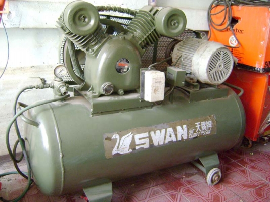 ปั๊มลม SWAN ขนาด 5 แรง ถัง 260 ลิตร