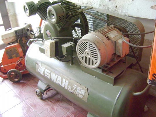 ปั๊มลม SWAN ขนาด 5 แรง ถัง 260 ลิตร