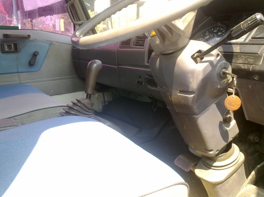 ขายหกล้อ HINO FC120 ตู้แห้ง ประตู 3 บาน