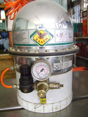 ถังไล่ลมเบรก