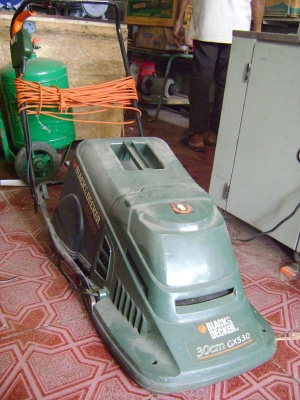 เครื่องตัดหญ้าไฟฟ้า BACK &amp; DECKER