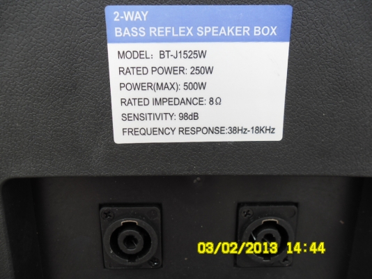 ขายตู้ลำโพง 15" สภาพใหม่แกะกล่อง ขายขาดทุนเลยคราฟ เก็บไว้รกบ้านตู้มันใหญ่
