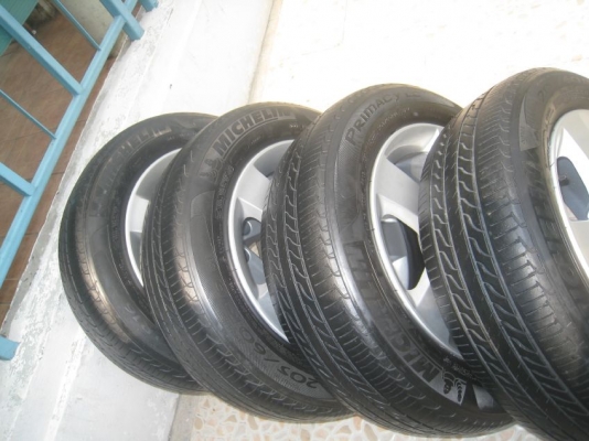 ขายล้อแม็ก Honda civic  16"x6.5" 5/114 et45 +ยางปี 09 (081-3747940)