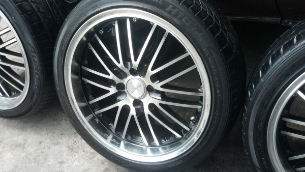 แม็กวีไอพี 4 รู 100 ขอบ17 พร้อมยาง 205 45 17 ปี 10 แม็กวีไอพี 4 รู 100 ขอบ17 พร้อมยาง 205 45 17 ปี 10