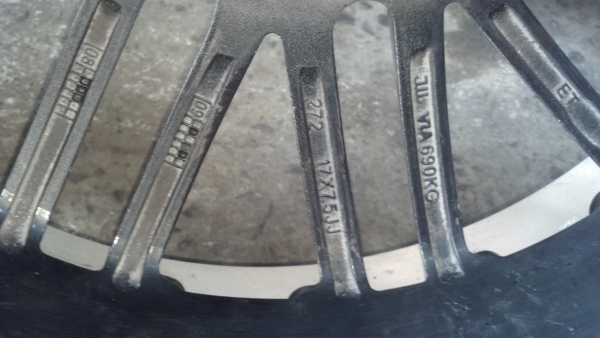 แม็กวีไอพี 4 รู 100 ขอบ17 พร้อมยาง 205 45 17 ปี 10 แม็กวีไอพี 4 รู 100 ขอบ17 พร้อมยาง 205 45 17 ปี 10