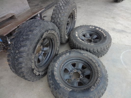 ขายล้อโฟร์พร้อมยาง 265-75-16 ลายนี้หายาก  แข็งแรงแน่ๆ