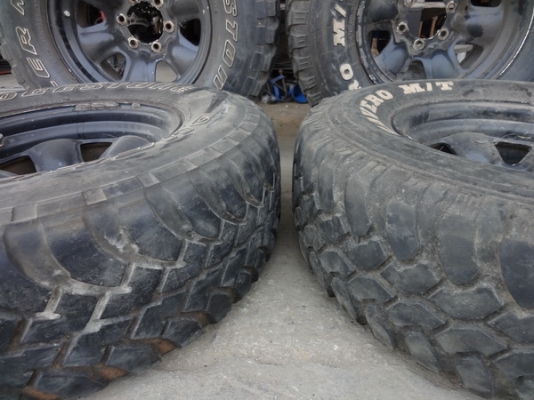 ขายล้อโฟร์พร้อมยาง 265-75-16 ลายนี้หายาก  แข็งแรงแน่ๆ