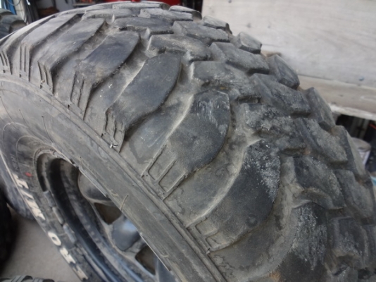 ขายล้อโฟร์พร้อมยาง 265-75-16 ลายนี้หายาก  แข็งแรงแน่ๆ