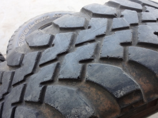 ขายล้อโฟร์พร้อมยาง 265-75-16 ลายนี้หายาก  แข็งแรงแน่ๆ