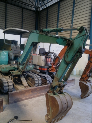 รถขุดเล็ก KOMATSU PC20-7 แทร็กยางใหม่ สภาพดี ใช้งานได้เลย รถนอกนำเข้าจากญี่ปุ่น ไม่เคยใช้ในไทย ติดต่อ มานะ 085-9049669