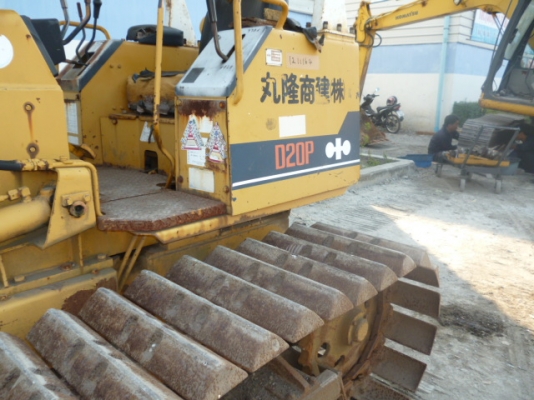 ขายรถดันดินนำเข้า D20P-6 สภาพดีเยี่ยม  เครื่องพร้อมใช้งาน  สนใจติดต่อสอบถามราคาได้ที่ 082-3420501 เจี๊ยบค่ะ