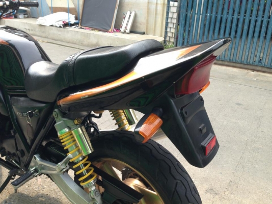 **** ขาย cb400  ปี96  ไมล์ 3 ลูก  ท่อสูตร  อินวอยแท้ (ถูกที่สุด) ****