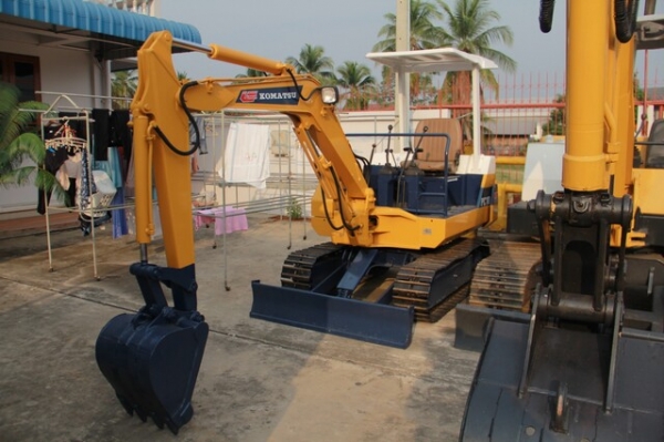 มือสองญี่ปุ่นนำเข้าเอง แบคโฮ KOMATSU-PC10-6 มือสองญี่ปุ่นแท้ สภาพดี ทำสีแล้ว รถพร้อมใช้ ราคาคุยกันได้ มีบริการขนส่ง มือสองญี่ปุ่นนำเข้าเอง แบคโฮ KOMATSU-PC10-6 มือสองญี่ปุ่นแท้ สภาพดี ทำสีแล้ว รถพร้อมใช้ ราคาคุยกันได้ มีบริการขนส่ง